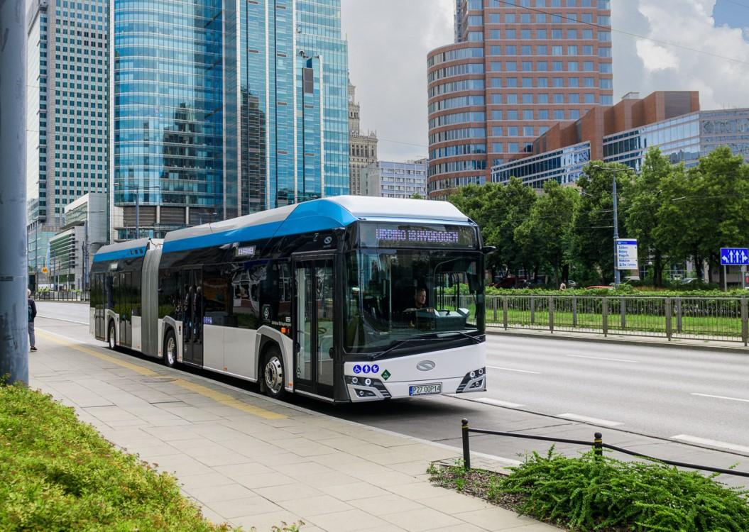 Solaris na Busworld s dvěma kloubovými vozy