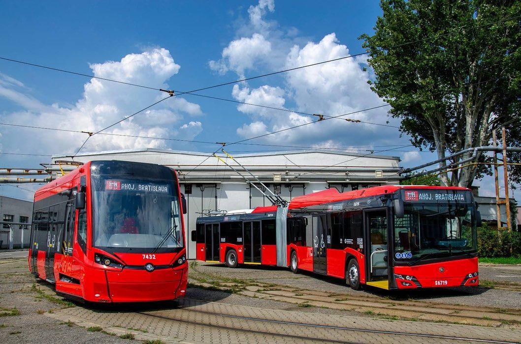 Do Bratislavy dorazily ze Škoda Group nové tramvaje a kloubový trolejbus