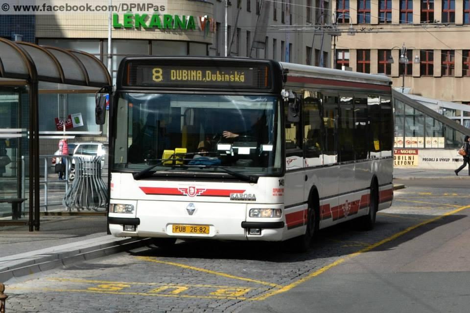 V Pardubicích se před 25 lety objevily první autobusy bez schodů