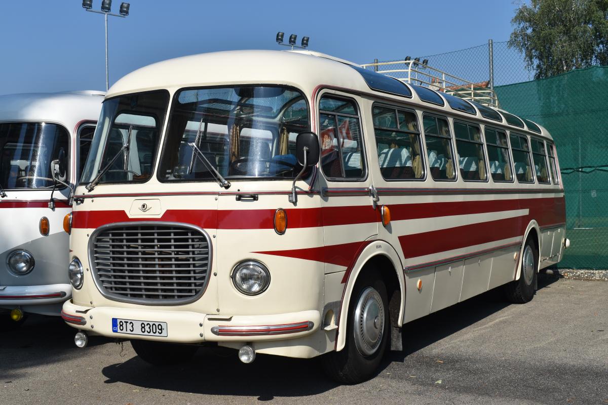 6. ročník akce Veterán bus Kříž - obrazem