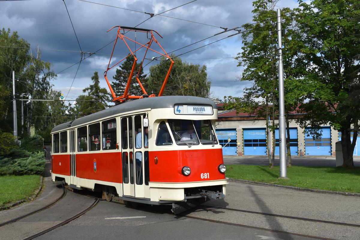 Den ostravských dopraváků - obrazem