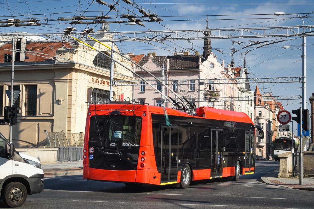 Trolejbusy SOR TNS přijedou do Bratislavy s elektrovýzbrojí od ŠKODA ELECTRIC