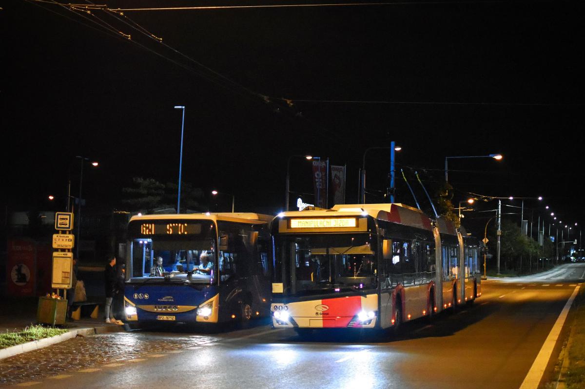 Premiéra 24metrového trolejbusu Škoda-Solaris pro Prahu v Plzni