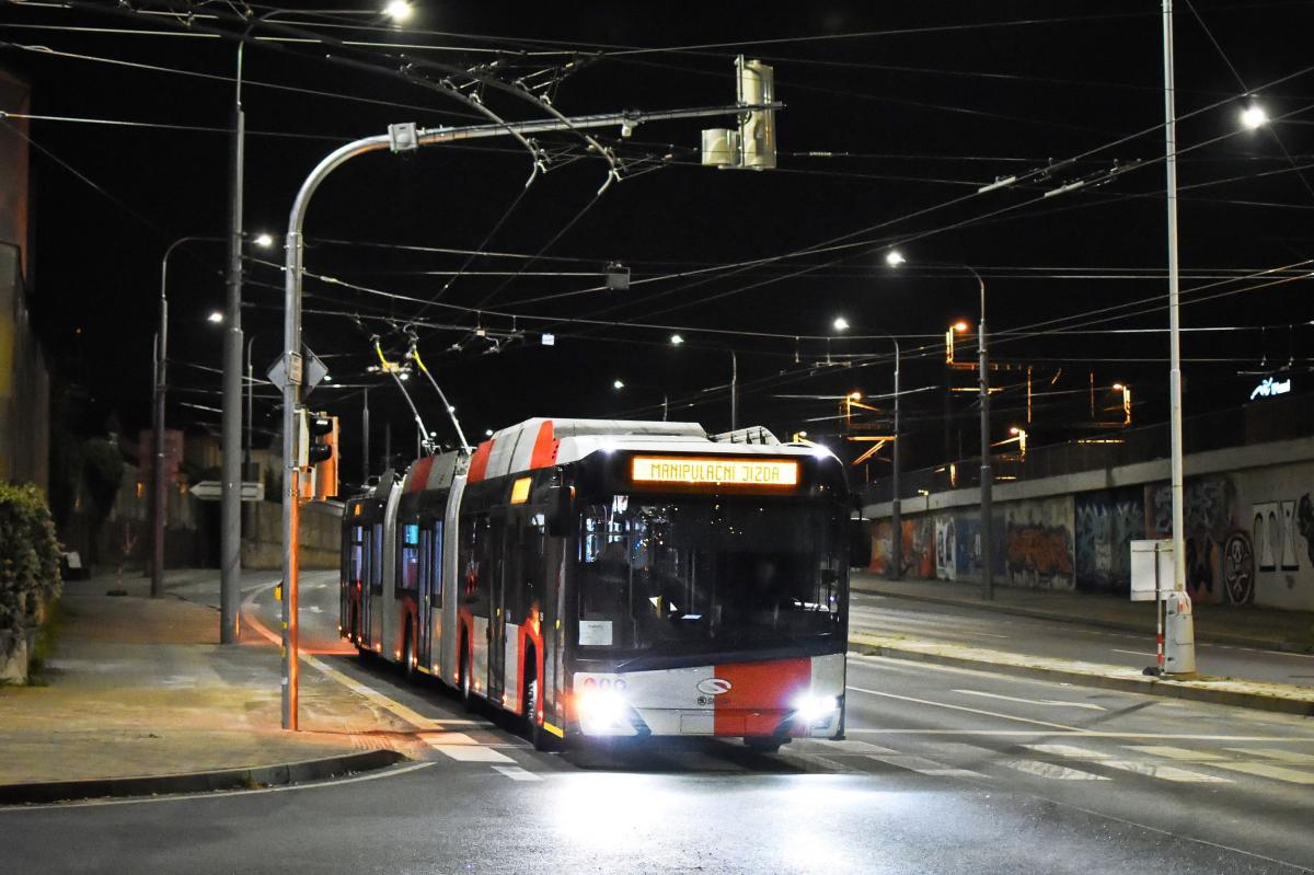 Premiéra 24metrového trolejbusu Škoda-Solaris pro Prahu v Plzni