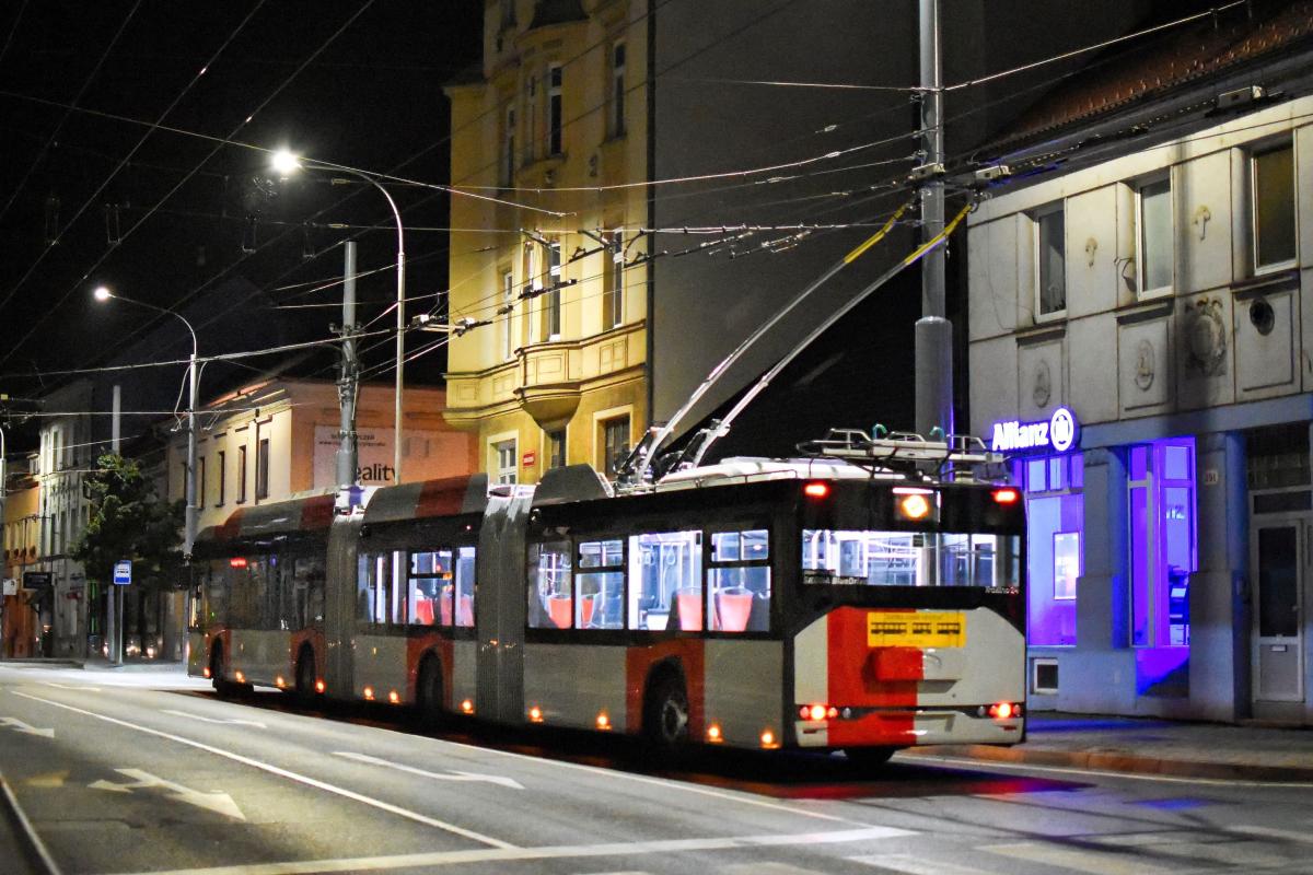 Premiéra 24metrového trolejbusu Škoda-Solaris pro Prahu v Plzni