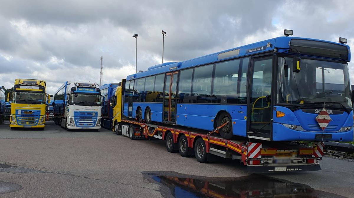 Ze Švédska odjede na Ukrajinu stovka autobusů