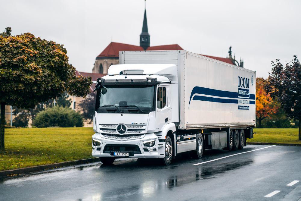 ICOM transport testoval elektrický tahač eActros 300 v běžném provozu 