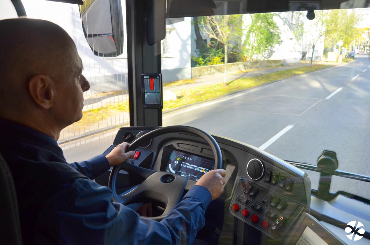 Bratislavský MEGAtrolejbus vozí cestující