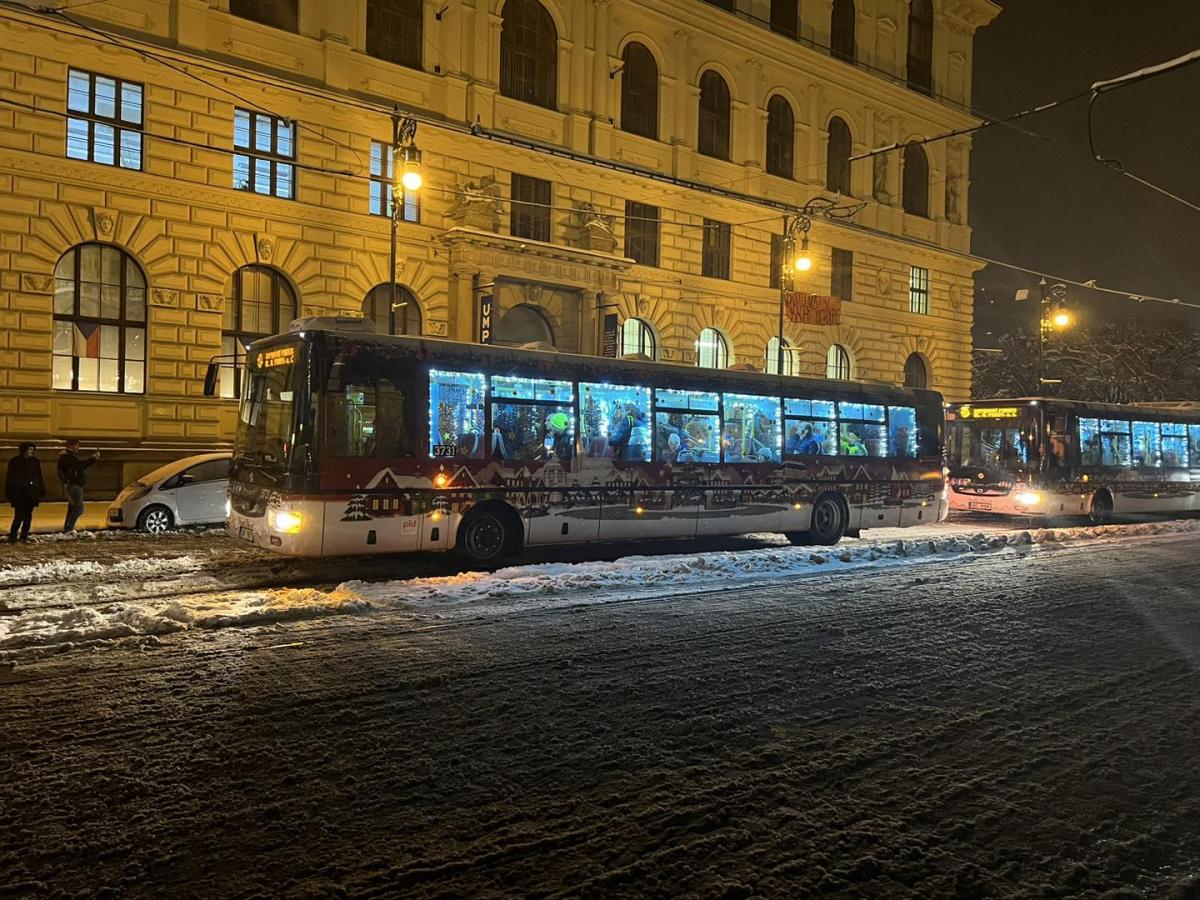 Advent s vánočními vozidly MHD