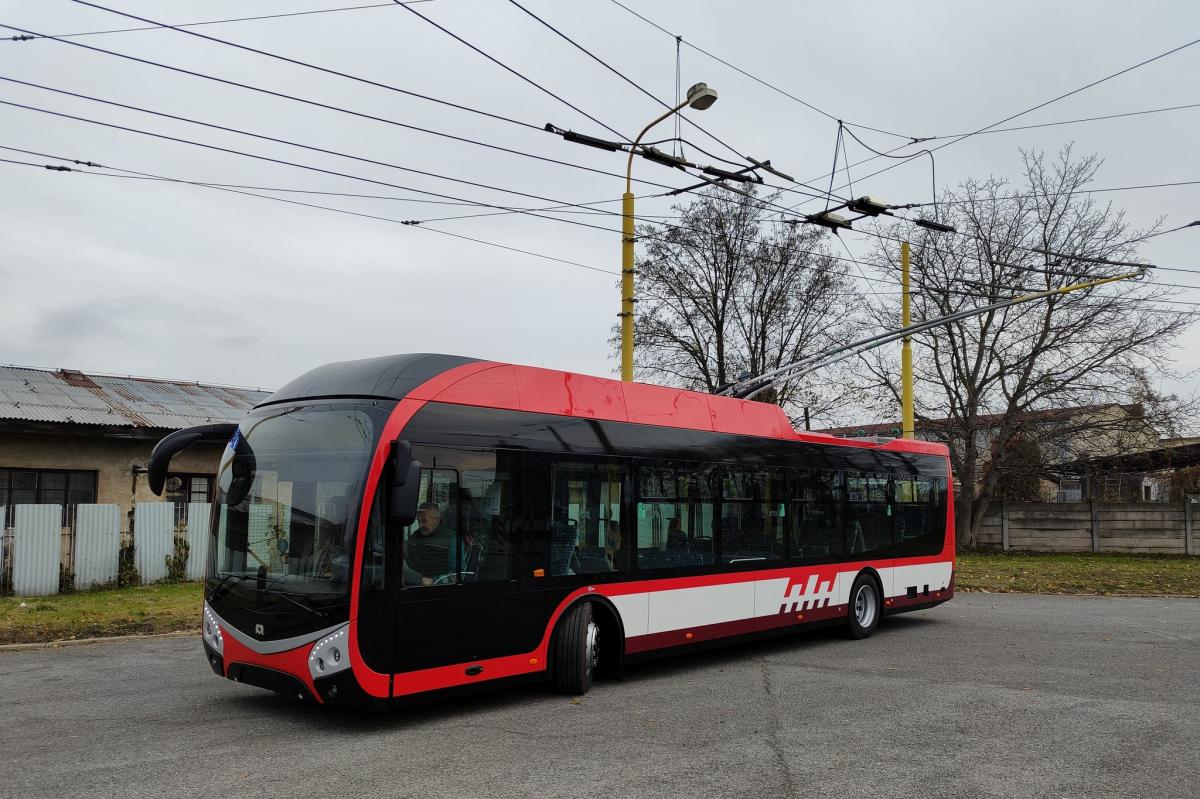 Do Prešova dorazil první parciální trolejbus SOR TNS 12