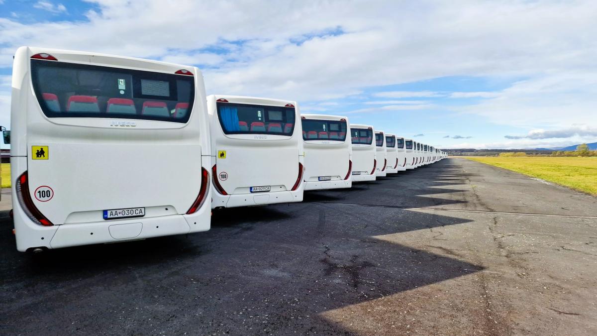 IVECO BUS dodal šedesát tři nových autobusů pro Banskobystrický kraj