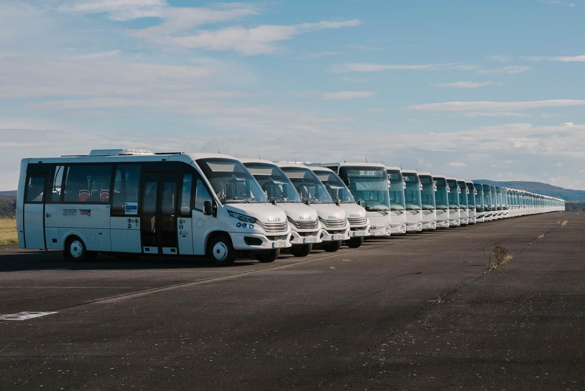 IVECO BUS dodal šedesát tři nových autobusů pro Banskobystrický kraj