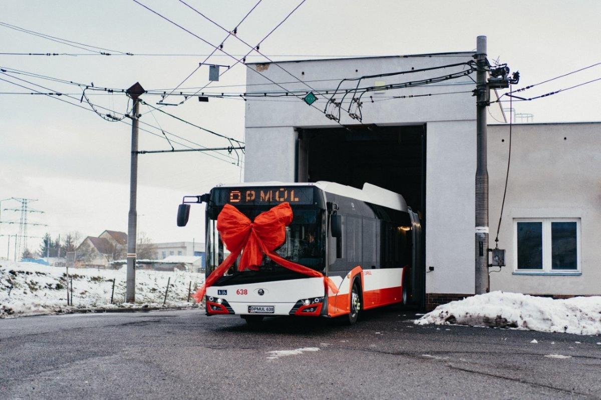 V Ústí nad Labem pokřtili první parciální trolejbus Škoda 27 Tr