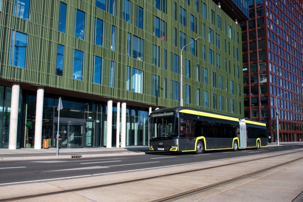 Až 700 kloubových elektrických autobusů Solaris pro Berlín