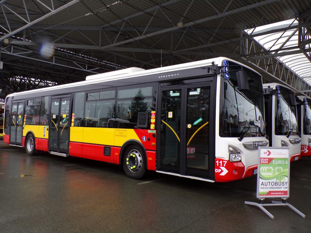Jedenáct nových autobusů IVECO Urbanway ve službách hradecké MHD