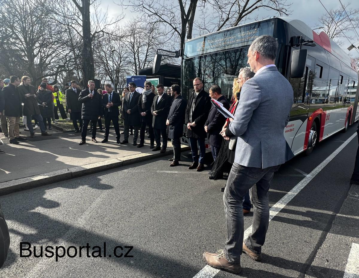 Na Letiště Praha vede dráha, zatím trolejbusová