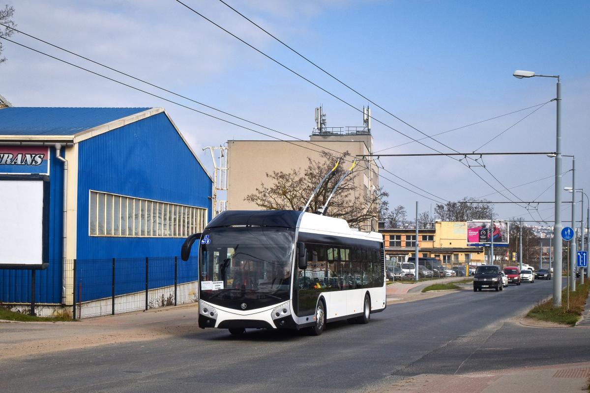 Nový trolejbus pro Pardubice na testech v Plzni