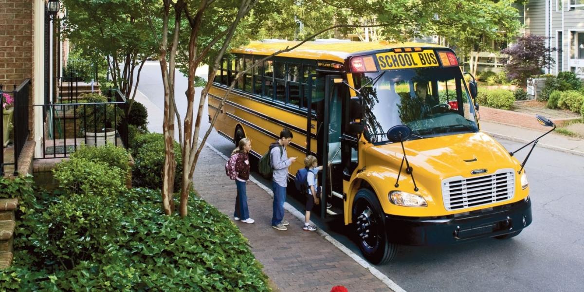 Thomas Built Buses slaví dodávku 1000. elektrického školního autobusu