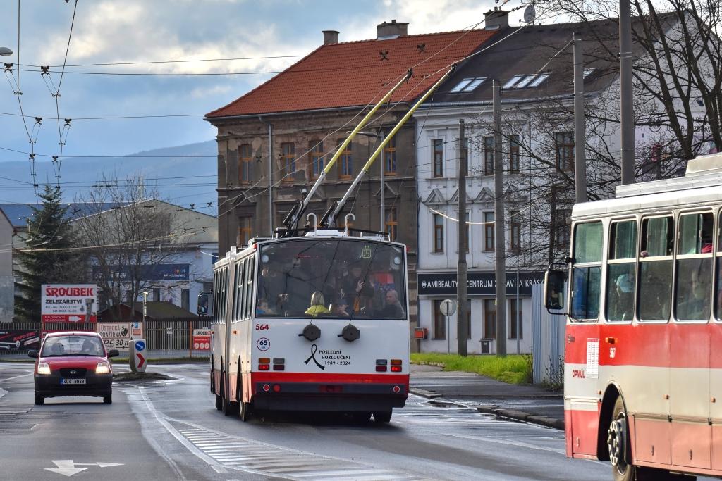 Ústí nad Labem se rozloučilo s trolejbusy Škoda 15 Tr