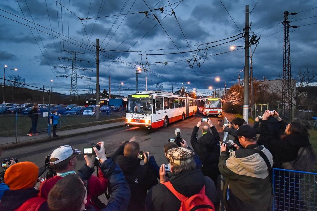 Ústí nad Labem se rozloučilo s trolejbusy Škoda 15 Tr