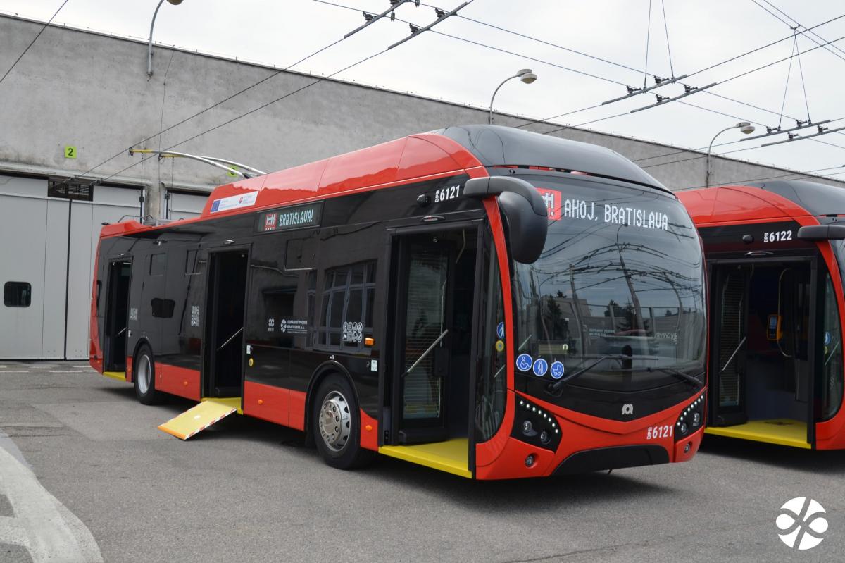 Dopravní podnik Bratislava zařazuje do provozu trolejbusy SOR TNS 12