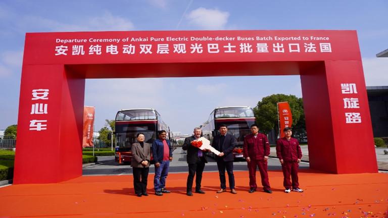 Elektrické double deckery Ankai pro vyhlídkové jízdy Paříží