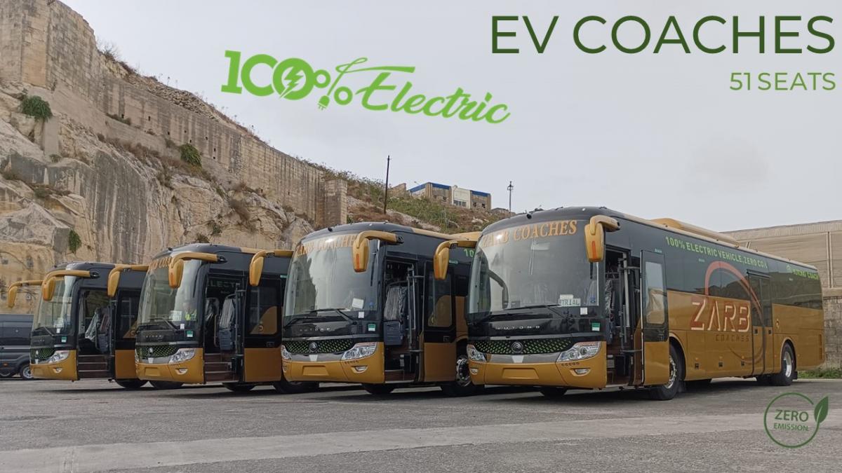 Na Maltě přepravují turisty elektrické autokary