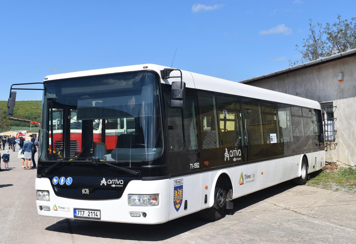 Přehlídka automobilové techniky v depozitáři TMB v Řečkovicích