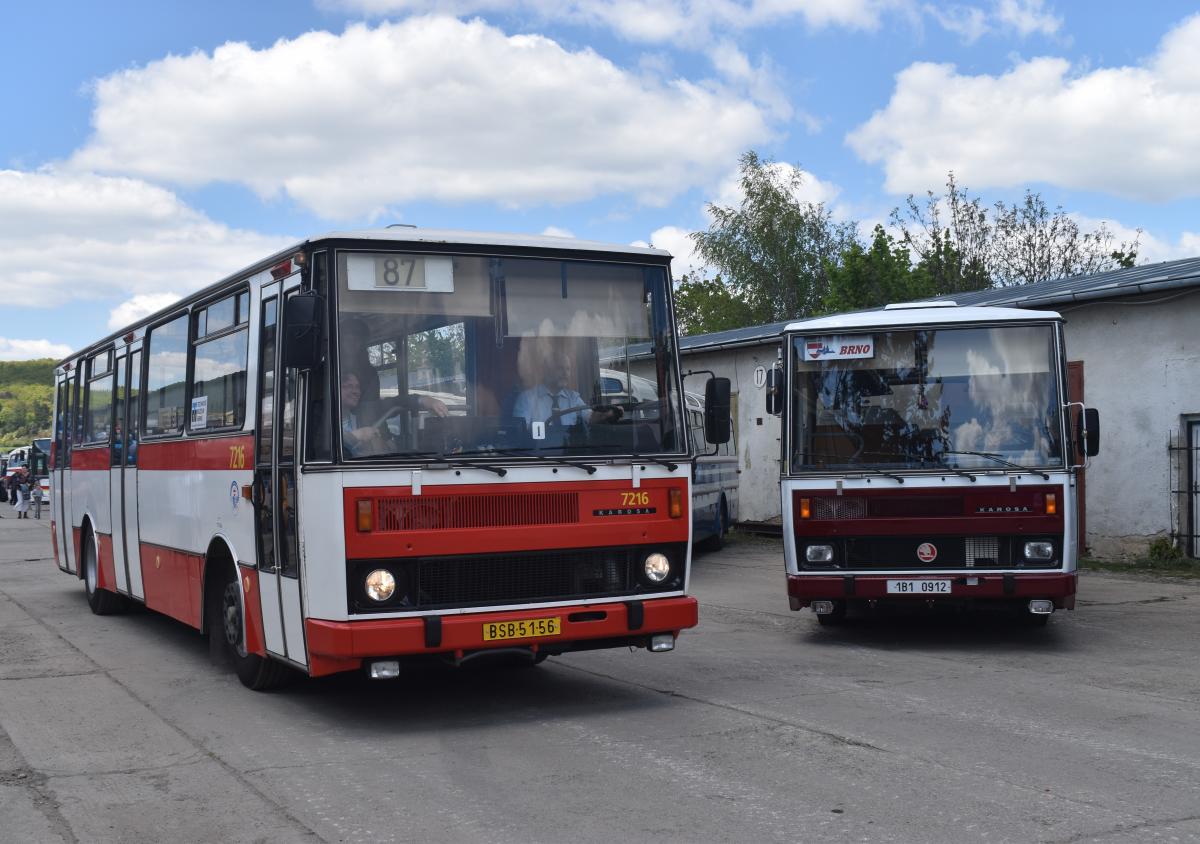 Přehlídka automobilové techniky v depozitáři TMB v Řečkovicích