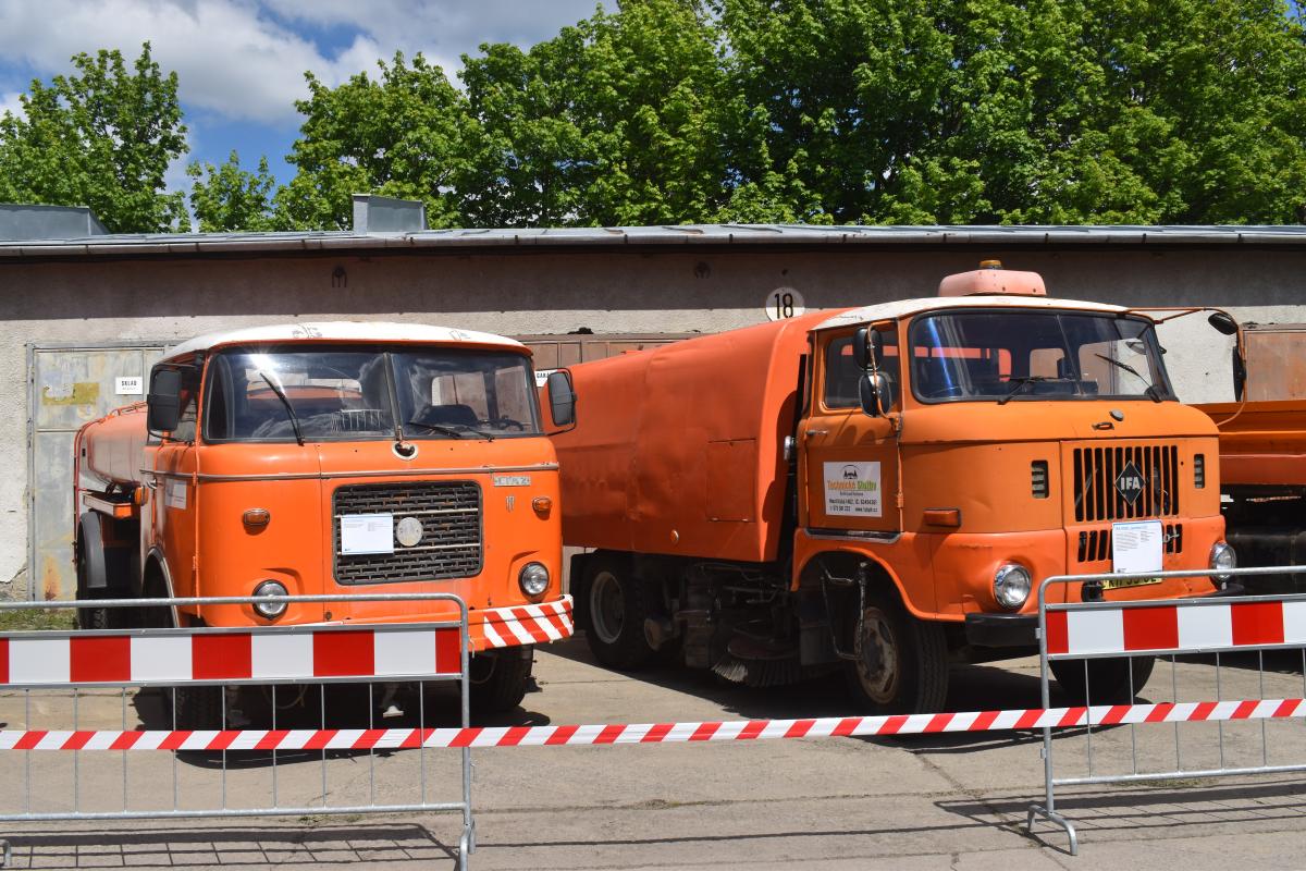 Přehlídka automobilové techniky v depozitáři TMB v Řečkovicích