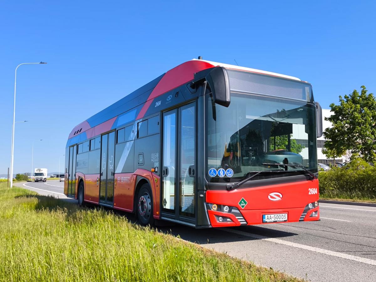 V Brně vyzkoušeli vodíkový autobus