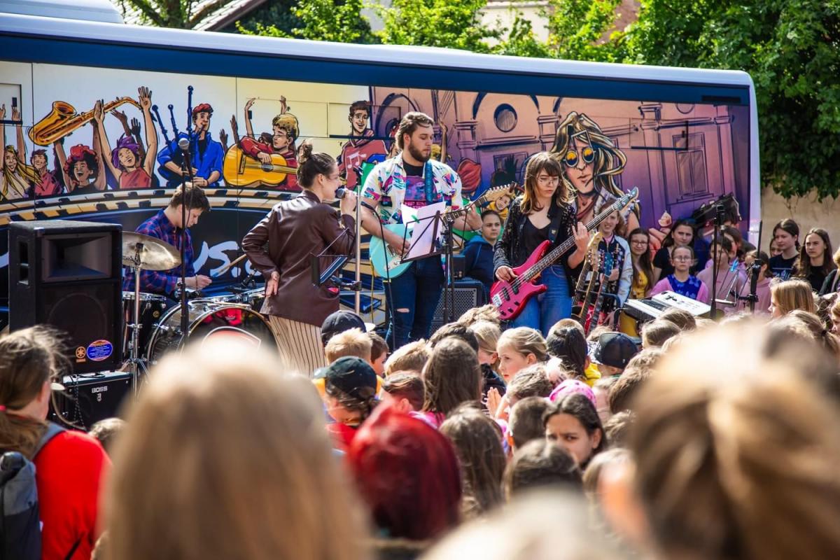 CROSSWAY jako mobilní koncertní prostor Music Bus