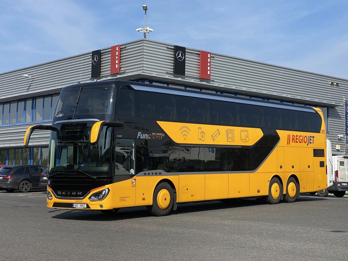 Karosérie autobusů Daimler se vyrábějí v Daimlerově ulici