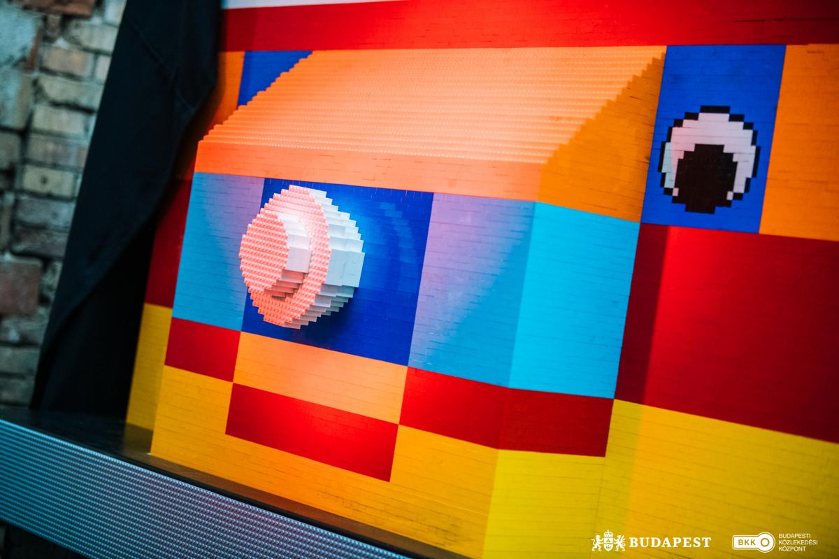 LEGO adventní tramvaj mají v Budapešti
