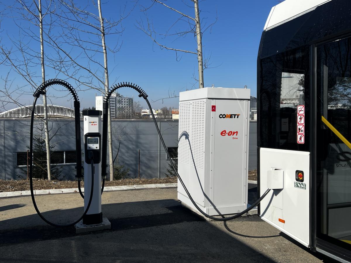 COMETT PLUS ukázal své moderní depo pro nabíjení elektrobusů 