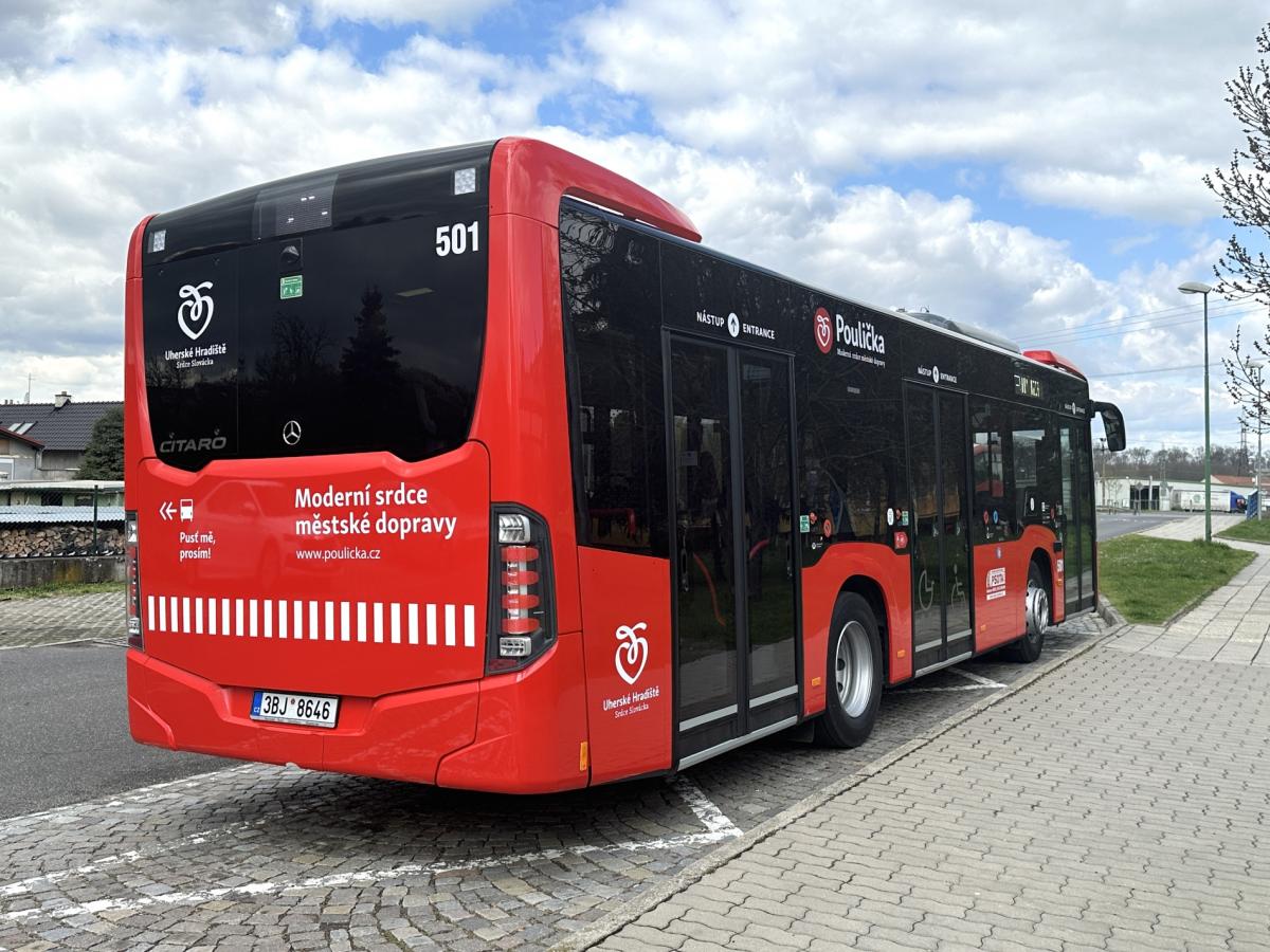 Poulička má první nové autobusy Citaro K