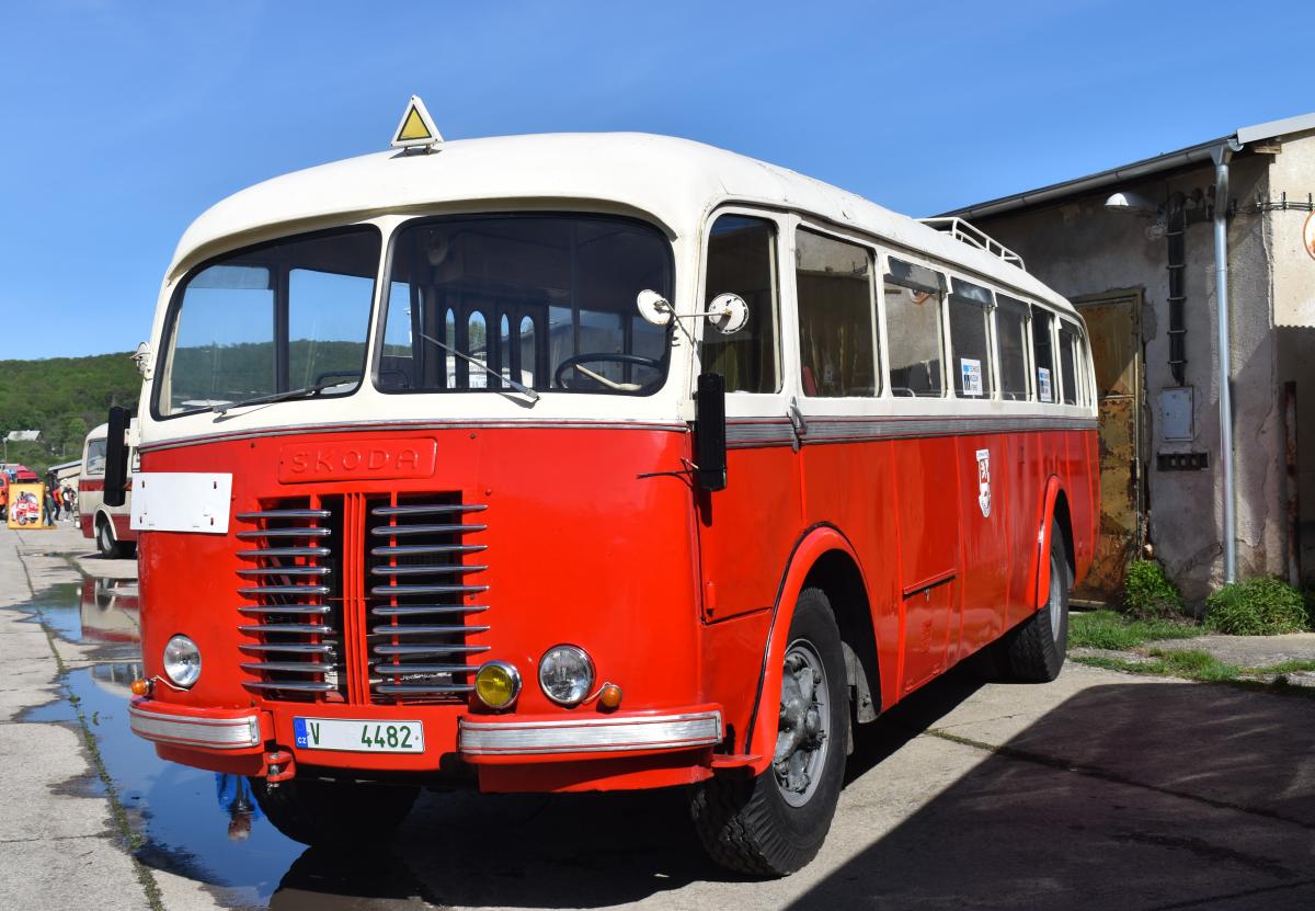 Přehlídka automobilové techniky v depozitáři Brno-Řečkovice