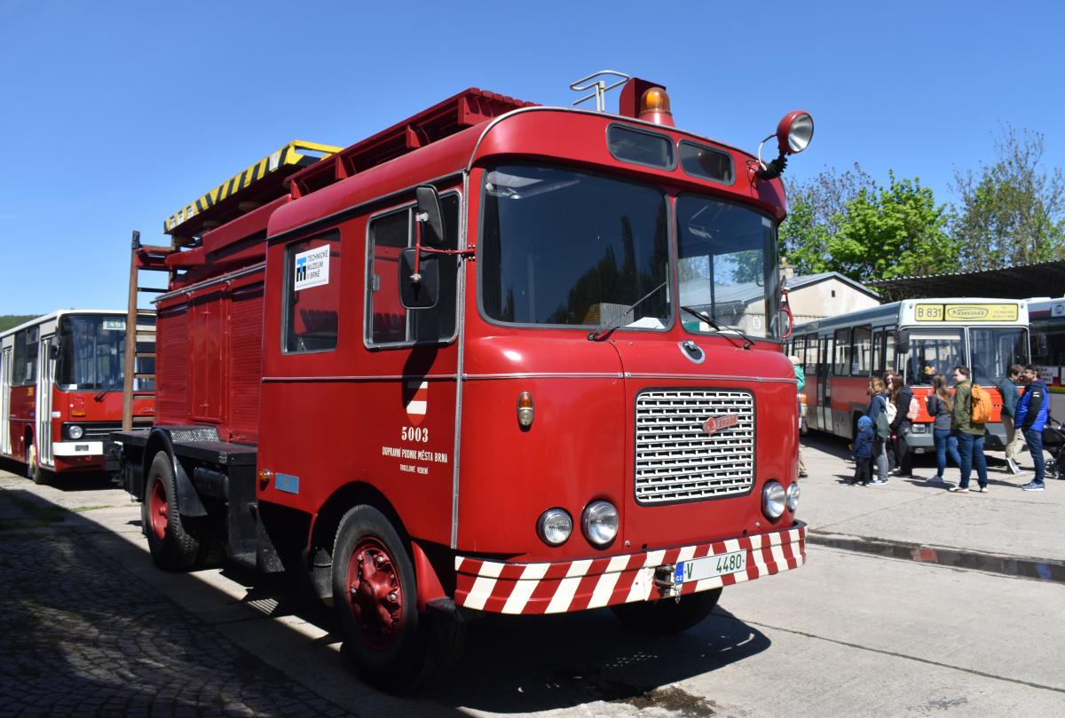 Přehlídka automobilové techniky v depozitáři Brno-Řečkovice