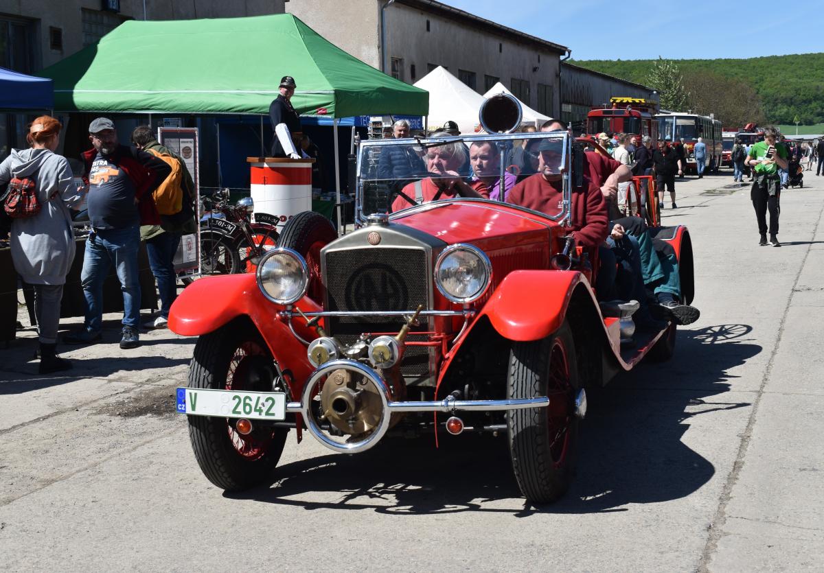 Přehlídka automobilové techniky v depozitáři Brno-Řečkovice