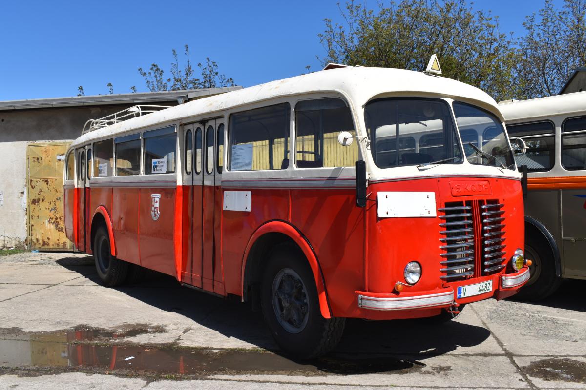 Přehlídka automobilové techniky v depozitáři Brno-Řečkovice