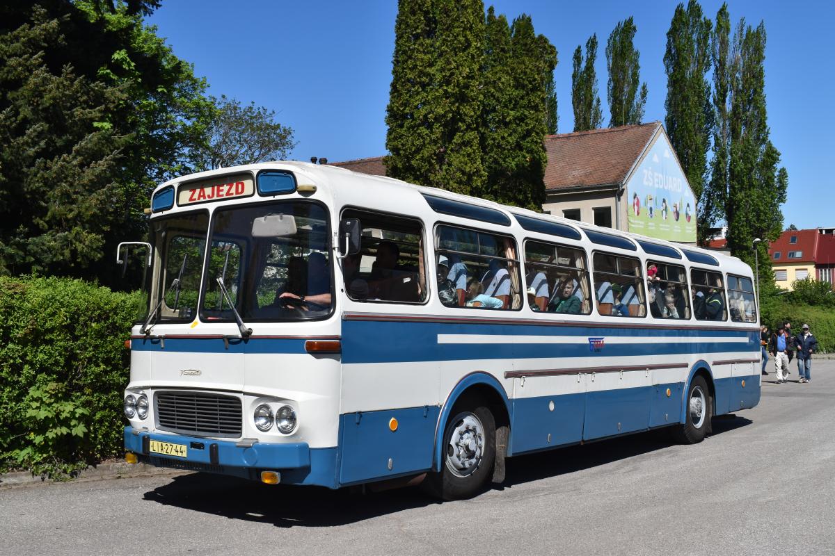 Přehlídka automobilové techniky v depozitáři Brno-Řečkovice