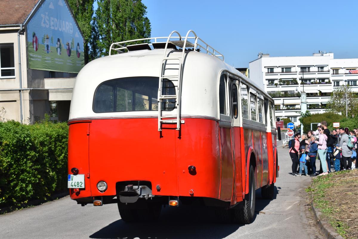 Přehlídka automobilové techniky v depozitáři Brno-Řečkovice