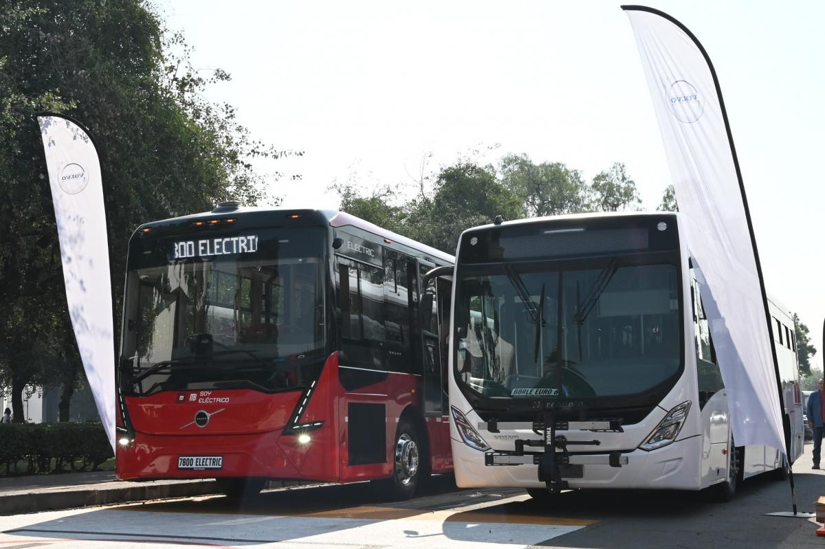 Volvo Buses vyrábí v Mexiku dvoukloubové elektrické autobusy pro BRT linky