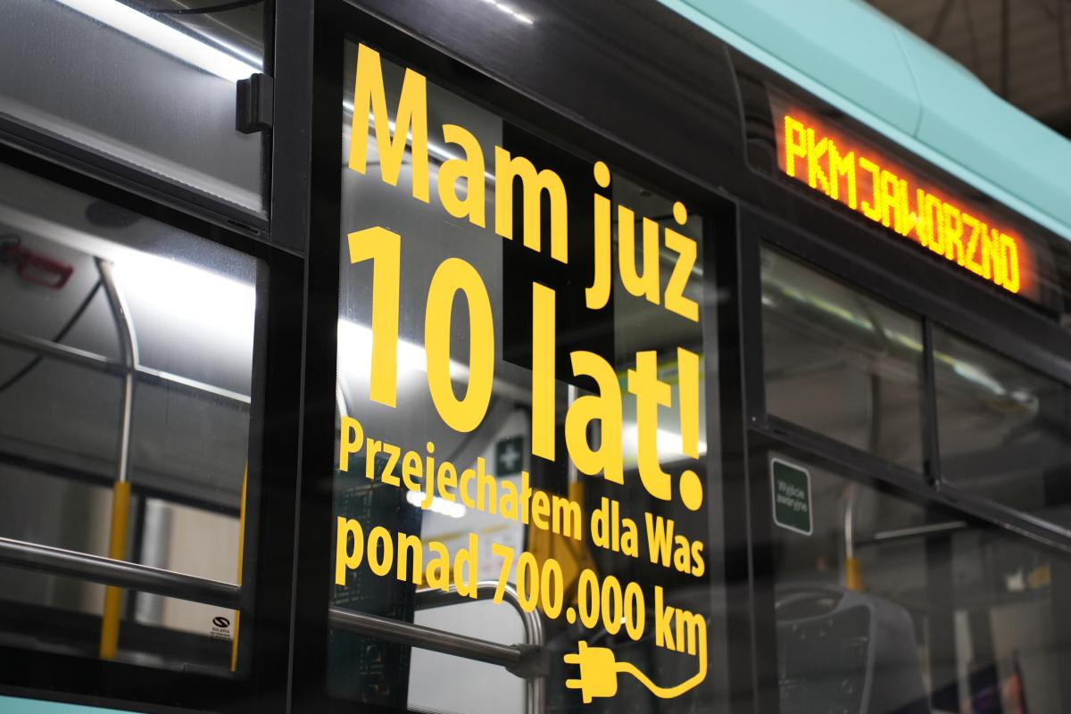 První elektrický autobus v Polsku slaví 10. výročí