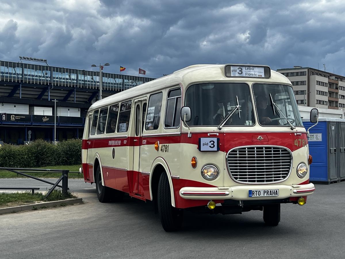 Autobusy v Praze na Letné a Vega Tour 17. května 2025