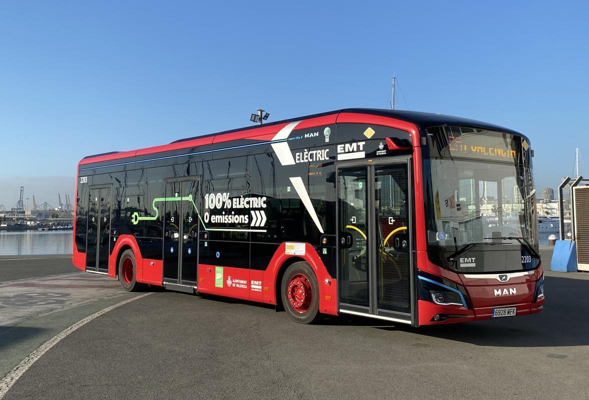 Valencie urychluje nákupy elektrických a hybridních autobusů 