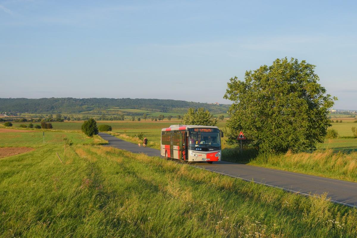 Nástup všemi dveřmi na středočeských příměstských linkách od srpna 