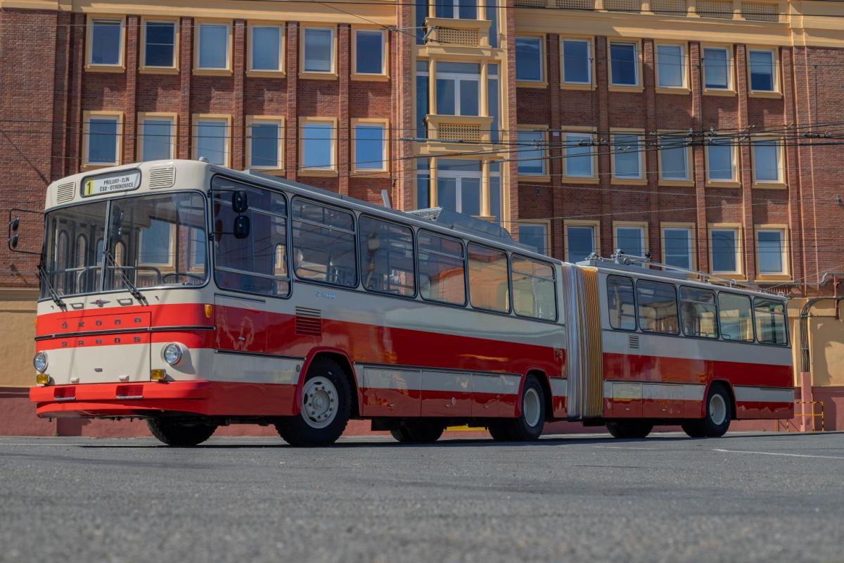 Po pětadvaceti letech ve Zlíně opět trolejbus Škoda-Sanos