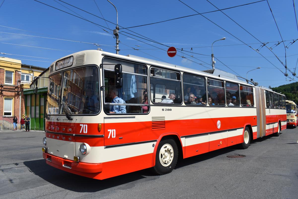 Na den otevřených dveří přišlo do vozovny DSZO téměř 7 500 návštěvníků