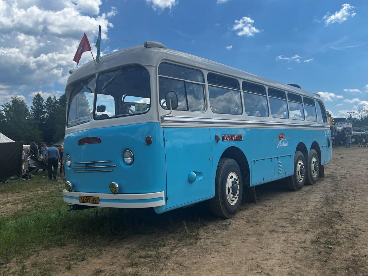 Ze srazu historických autobusů v Lešanech 2025